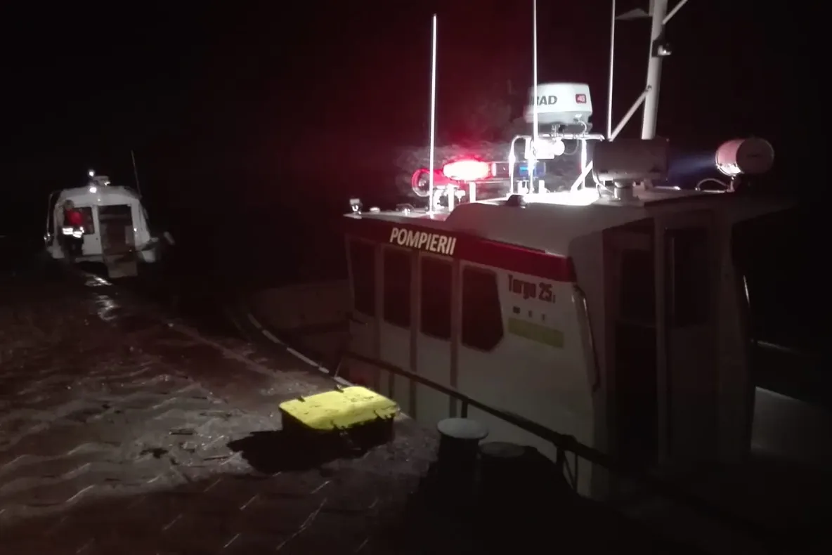 Accident naval mortal pe Dunăre. O barcă a intrat într-o barjă
