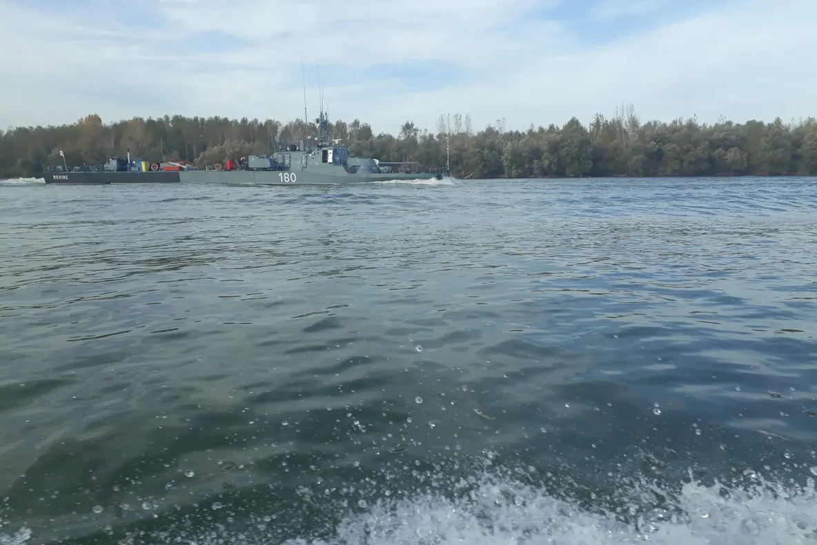 Braţul Sf. Gheorghe al Dunării închis navigaţiei pentru trageri ale marinarilor militari