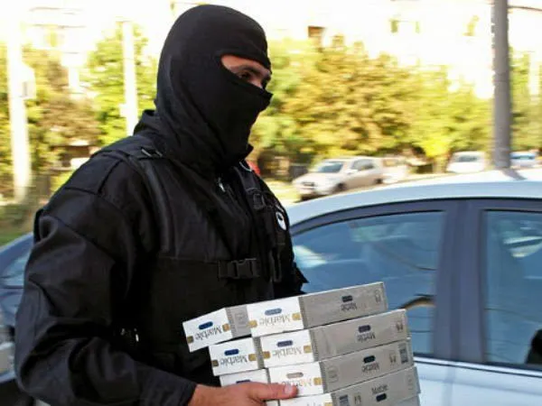Ţigări de contrabandă confiscate de mascaţi