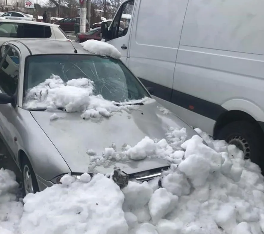 Atenţie! Primăria Tulcea va ridica maşinile parcate neregulamentar!