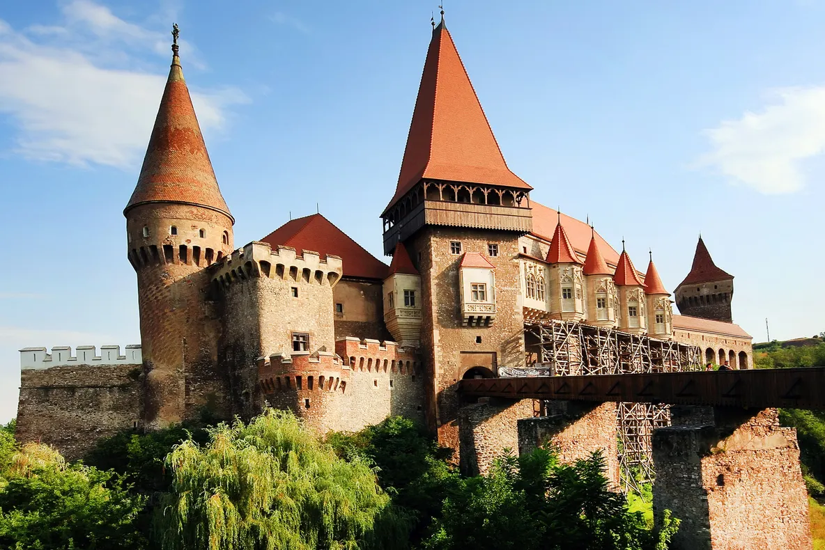 Pe bani europeni: Coral SRL Tulcea va restaura Castelul Corvinilor din Hunedoara!