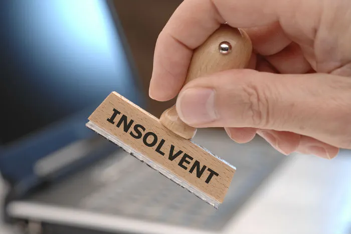 Criza lovește în plin firmele românești! 85.000 de companii, în insolvență după reformele lui Bolojan