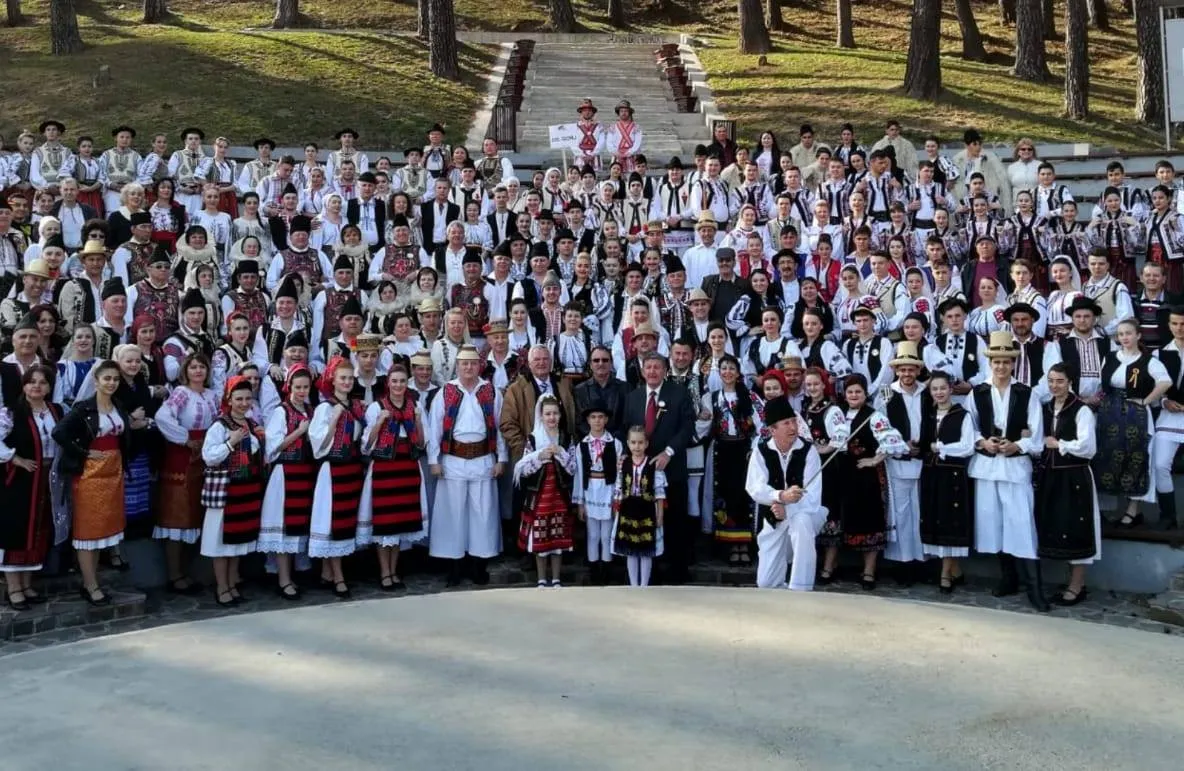 Tulceni invitați la Colocviul Național „Coregrafia Dansului Tradițional Astăzi”Ediția a X-a, Bușteni
