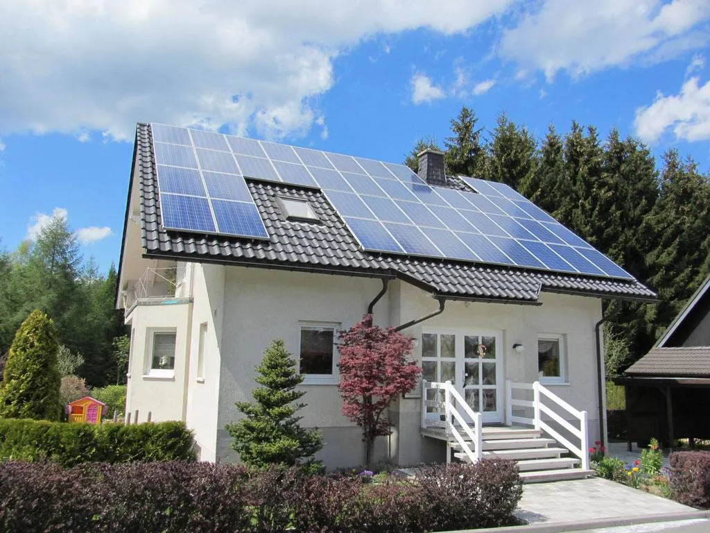 Sesiune de depunere a dosarelor de finanțare pentru sisteme fotovoltaice la gospodăriile izolate