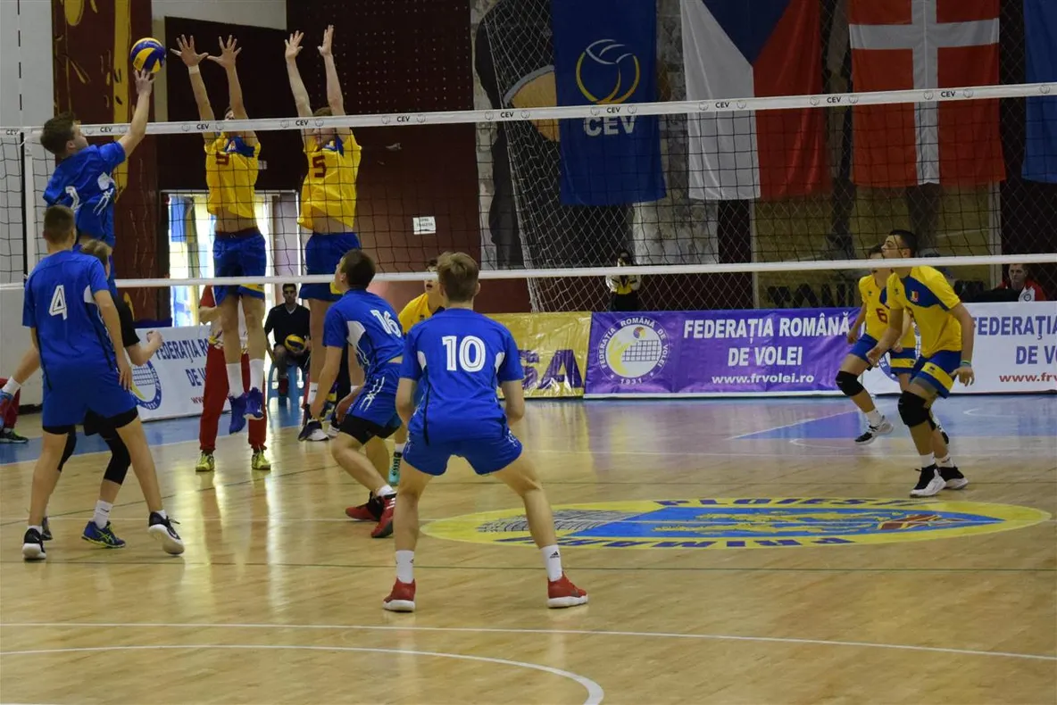 Burungiu scrie istorie cu Naţionala Under 17 de volei a României