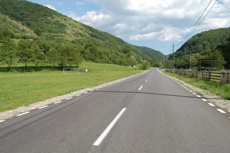 Reabilitare a unor sectoare de drum judeţean în regim de situaţii de urgenţă