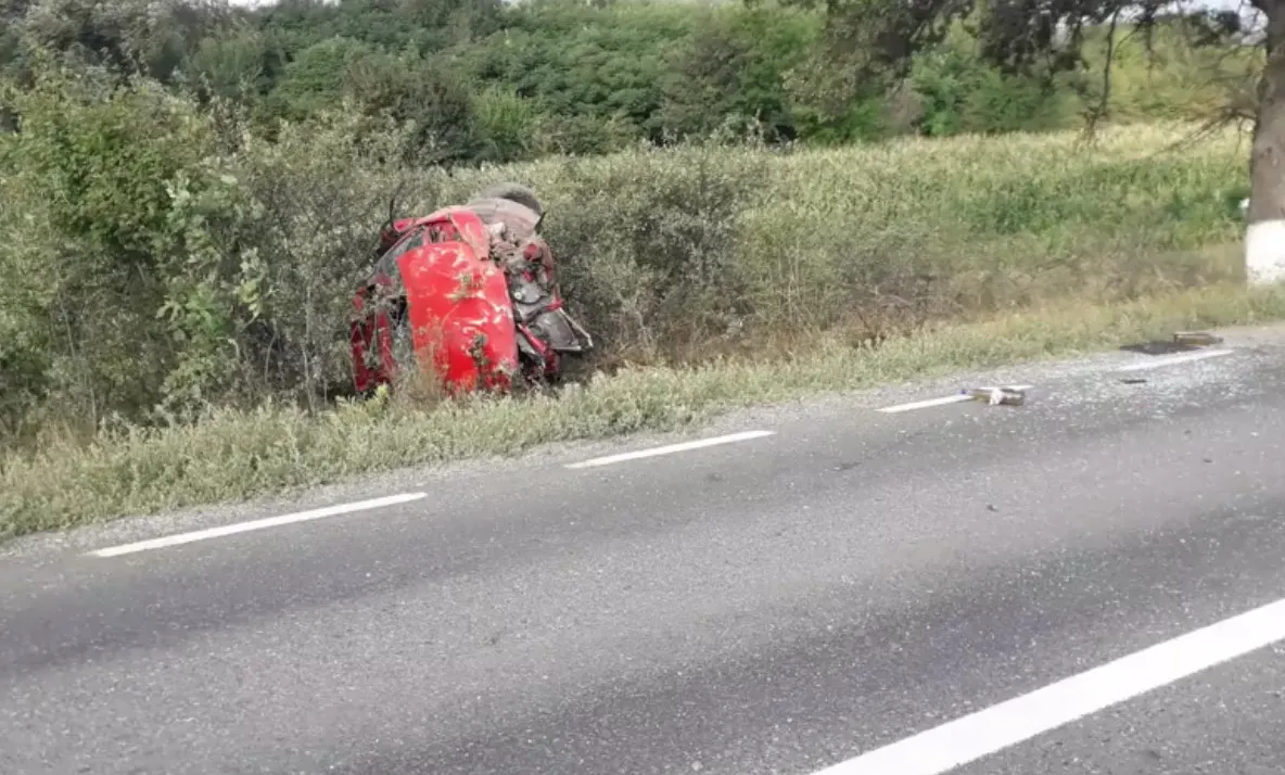 S-a dat peste cap cu maşina între Somova şi Niculiţel. În maşină mirosea a alcool
