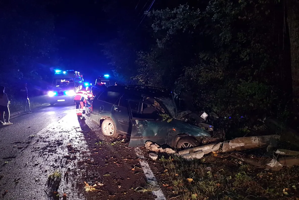 Accident cu patru răniți aproape de Mănăstirea Cocoș