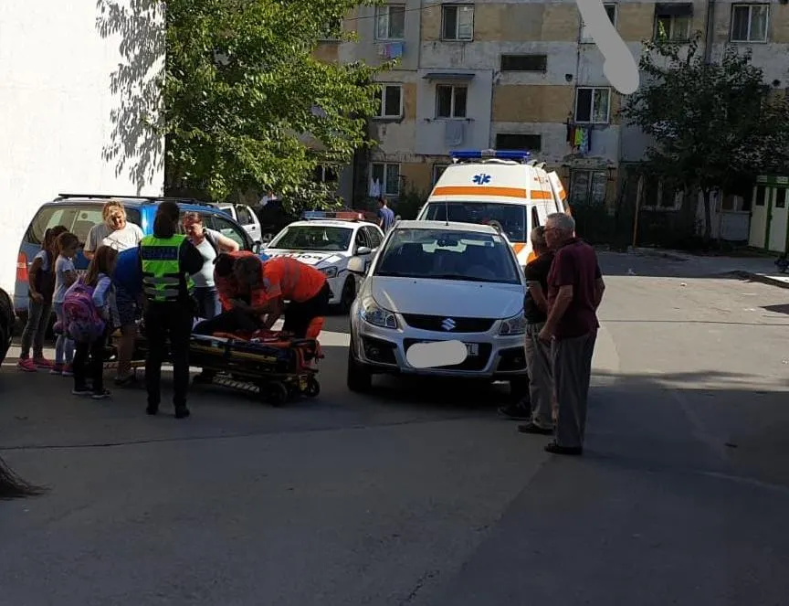 Copil de 8 ani rănit după o traversare a străzii Ciocârliei printr-un loc nepermis