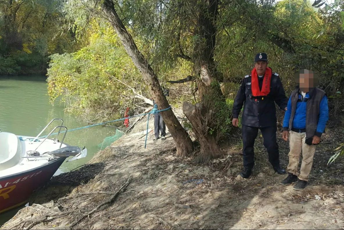 Bătrân rătăcit pe Canalul Șontea salvat de pompieri