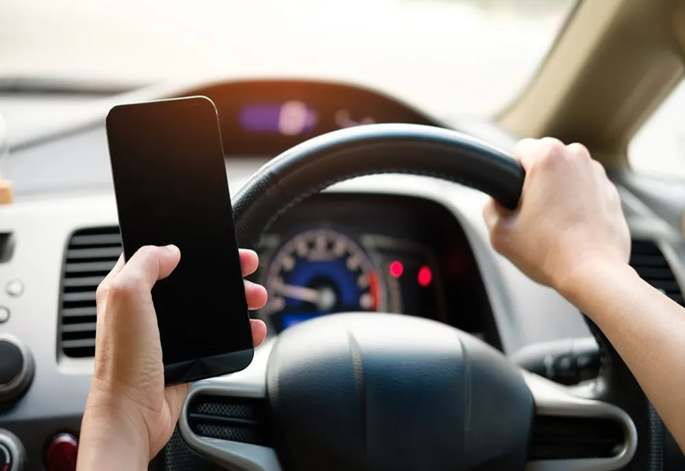 Permise reţinute pentru folosirea telefonului mobil