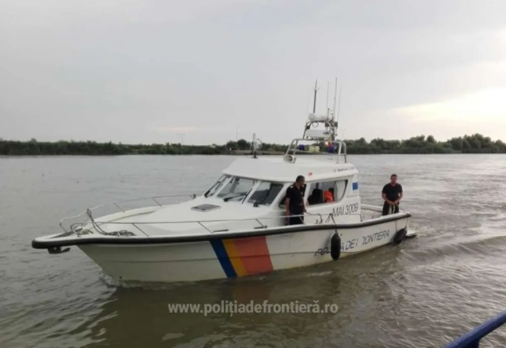 Mai multe forțe au intervenit pentru salvarea unui cetățean român care se pierduse în mlaștină