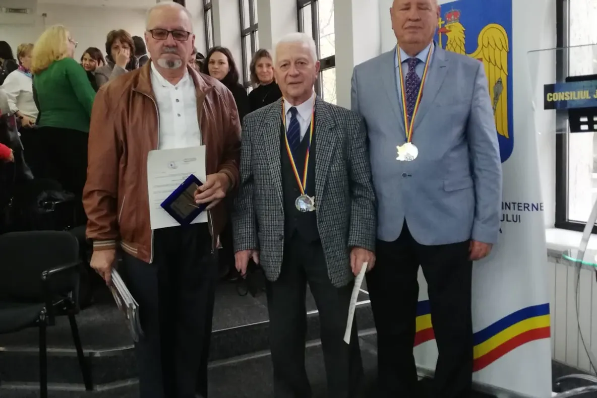 Prima Distincţiea "Recunoştinţa Dobrogenilor" acordată unor personalităţi tulcene remarcabile