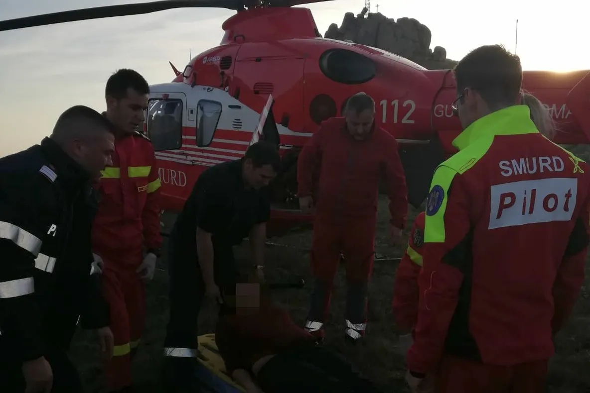 Intervenţie elicopter SMURD în Munţii Măcinului pentru salvarea unei turiste
