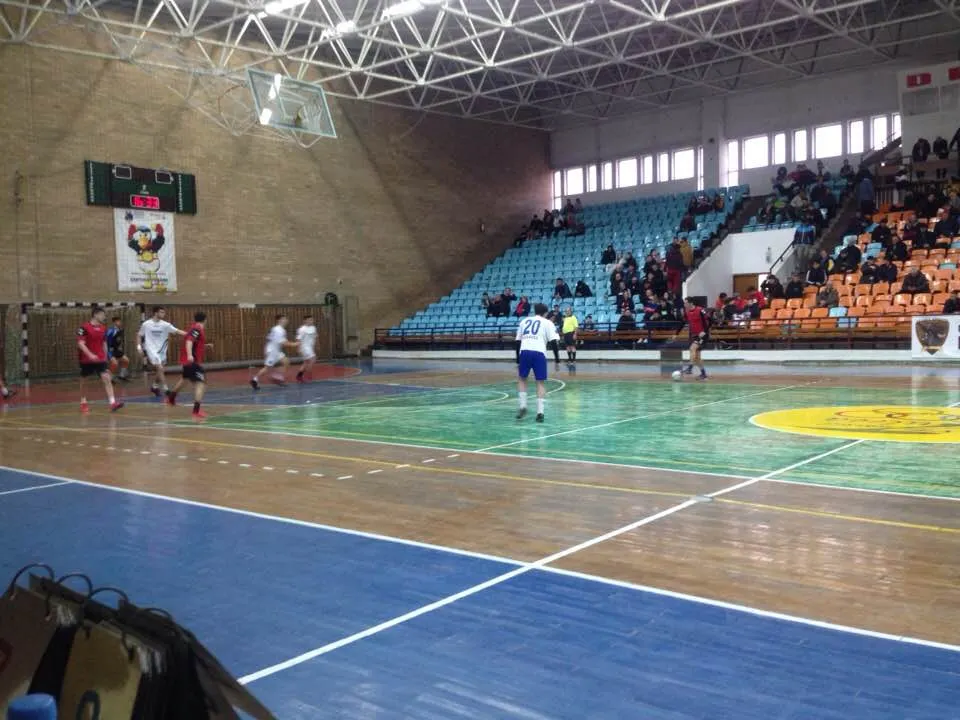 Cupa Municipiului la fotbal în sală are trei echipe cu punctaj maxim