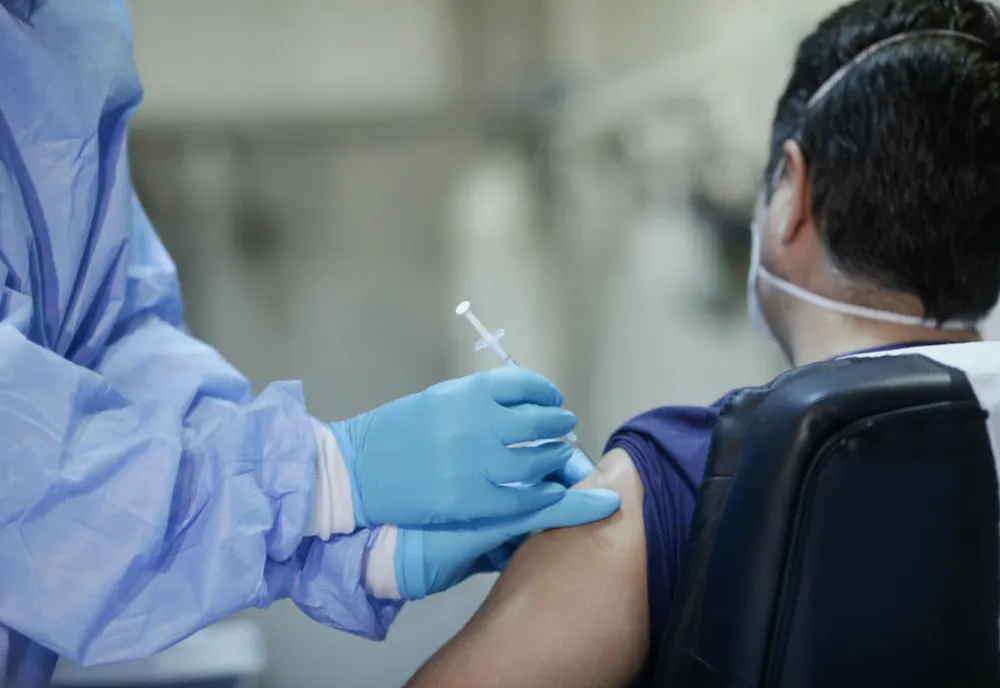 28 medici de familie încep vaccinarea în cabinetele proprii cu serul de la Johnson & Johnson
