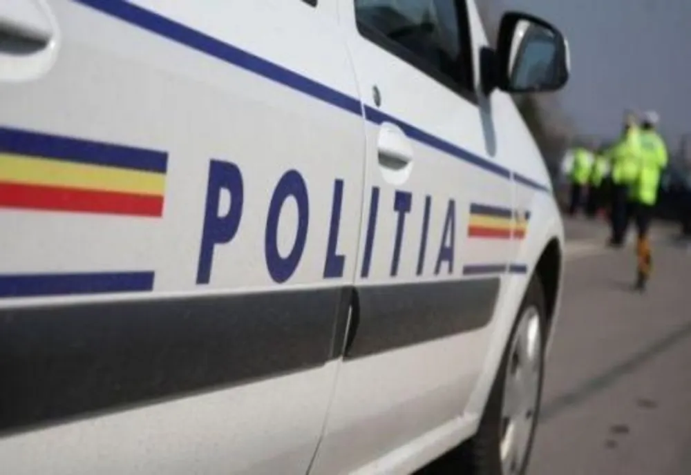 Beat și fără permis a intrat cu mașina în gard!