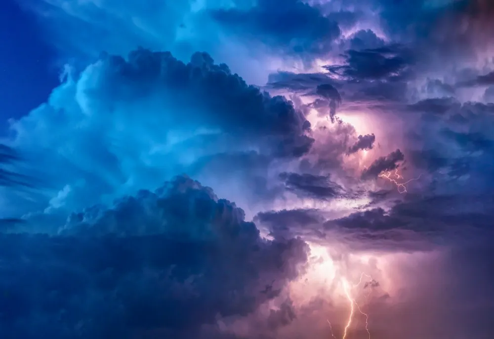 Alertă meteo! Toată țara este sub cod galben de furtună
