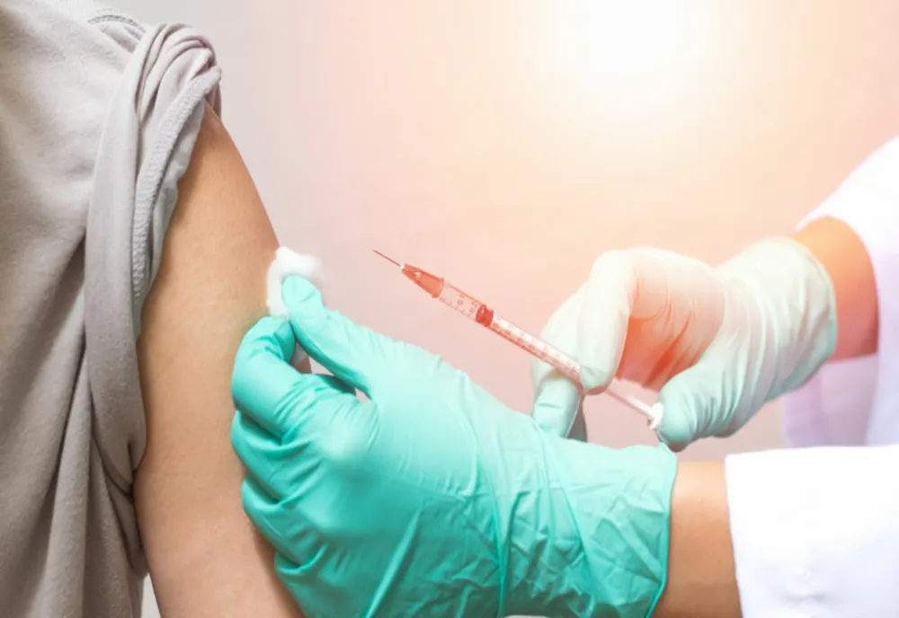 România a depăşit pragul de 7 milioane de persoane vaccinate cu schemă completă