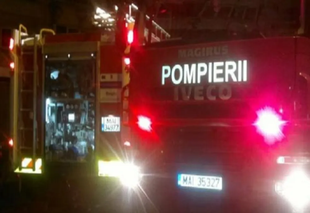 Au rămas fără acoperiș deasupra capului în prag de iarnă