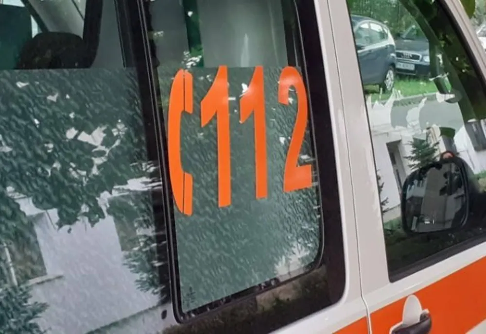 Accident grav în Turda! Persoană cu dizabilităţi lovită de o ambulanţă pe trecerea de pietoni
