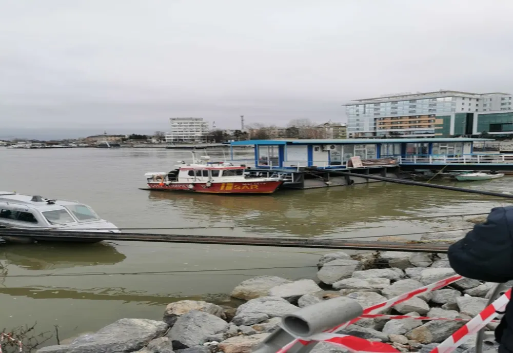 FOTO VIDEO Alertă la Tulcea! Bărbat căutat de scafandri în apele Dunării