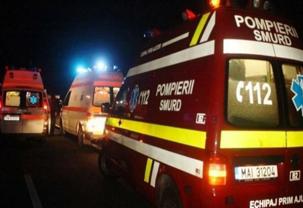 Impact violent între două autoturisme. Patru victime