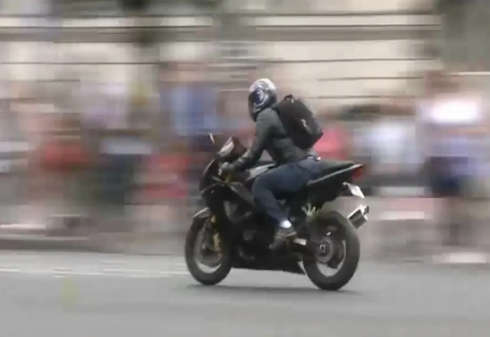 Motociclist de 21 de ani, prins de două ori de radar pe strada Isaccei