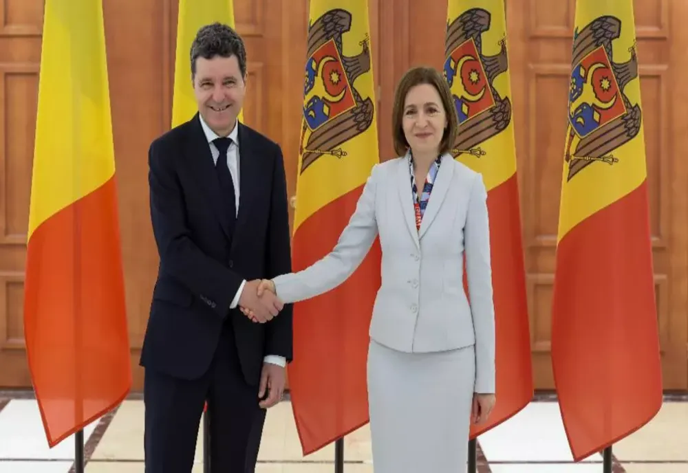 PREȘEDINTELE DAN ÎI ÎNDEAMNĂ PE CETĂŢENII REPUBLICII MOLDOVA CARE TRĂIESC ÎN ROMÂNIA SĂ VOTEZE DUMINICĂ