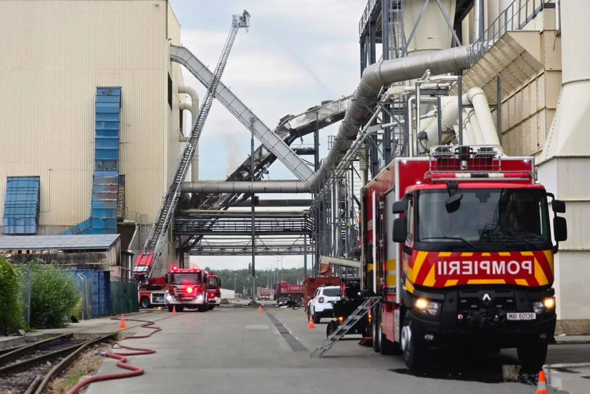 A doua explozie la fabrica din Brașov unde a fost activat Planul Roșu. Pompierii au suplimentat forțele de intervenție