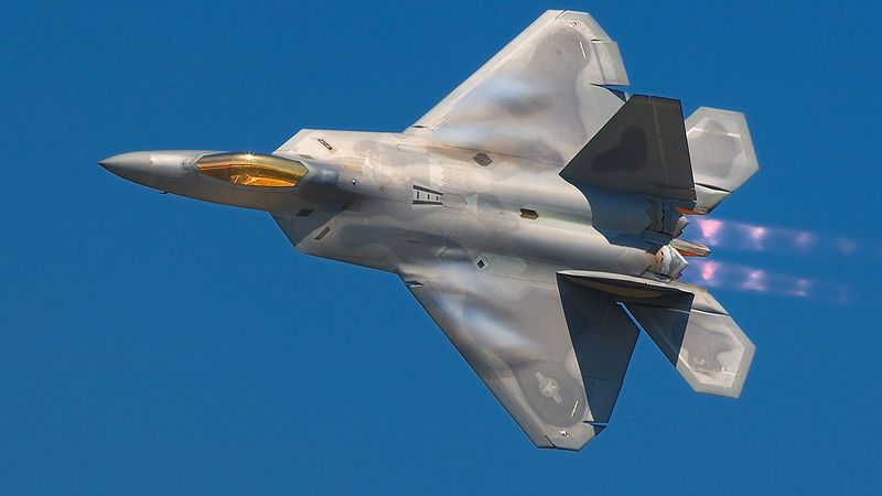 Avion de vânătoare american doborât deasupra Iranului. Teheranul încearcă să captureze piloții