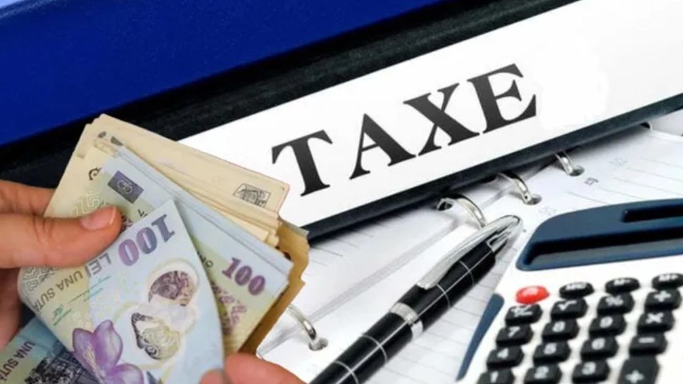 Cozi interminabile la taxe și impozite: românii se înghesuie pentru a beneficia de reducerea de 10%