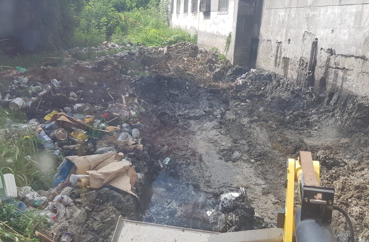 O sută de tone de gunoi s-au ridicat doar în prima zi din ghetoul de pe Labirintului