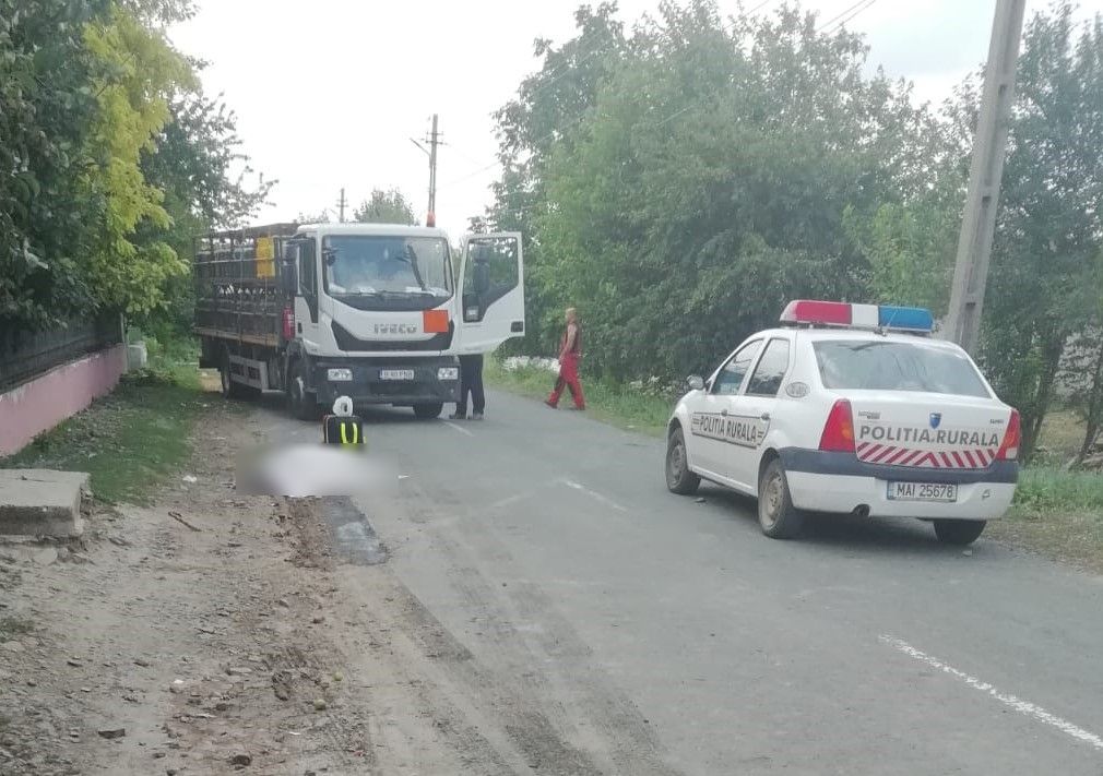 Accident mortal la Casimcea. O femeie a fost zdrobită de un camion