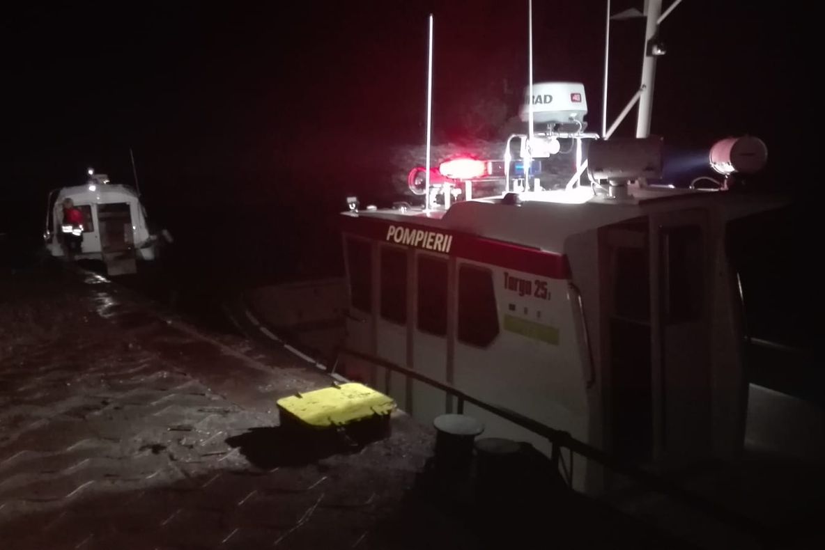 Accident naval mortal pe Dunăre. O barcă a intrat într-o barjă