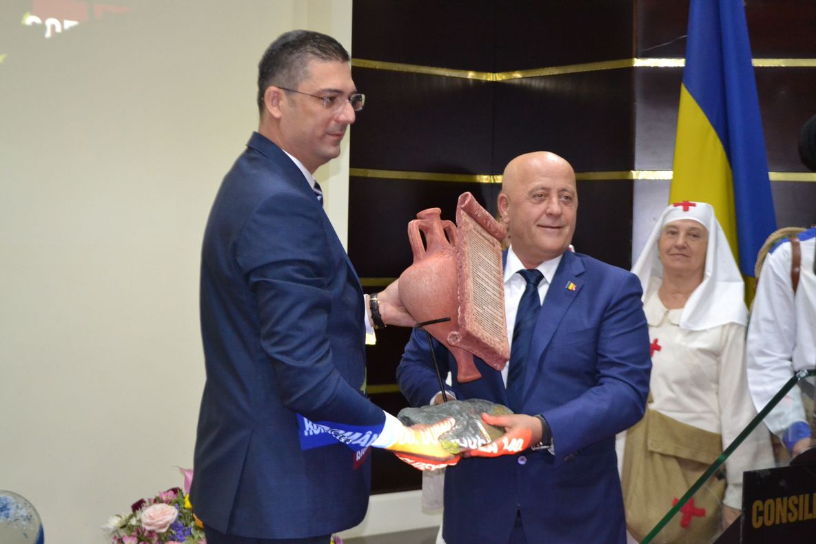 Ședință solemnă la Tulcea a consiliilor județene dobrogene