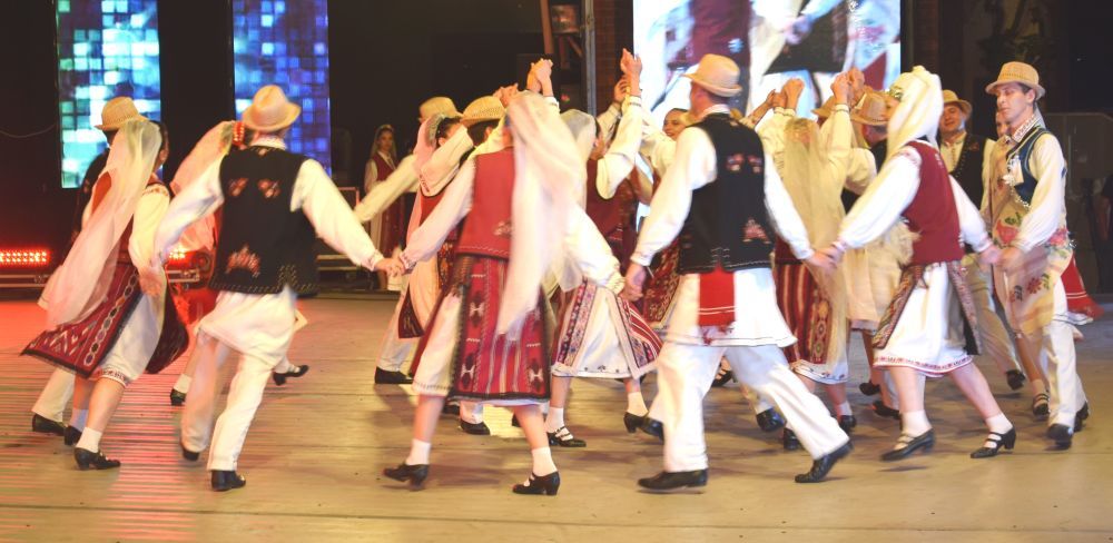 „Baladele Deltei” organizează o... "Lecție de folclor"