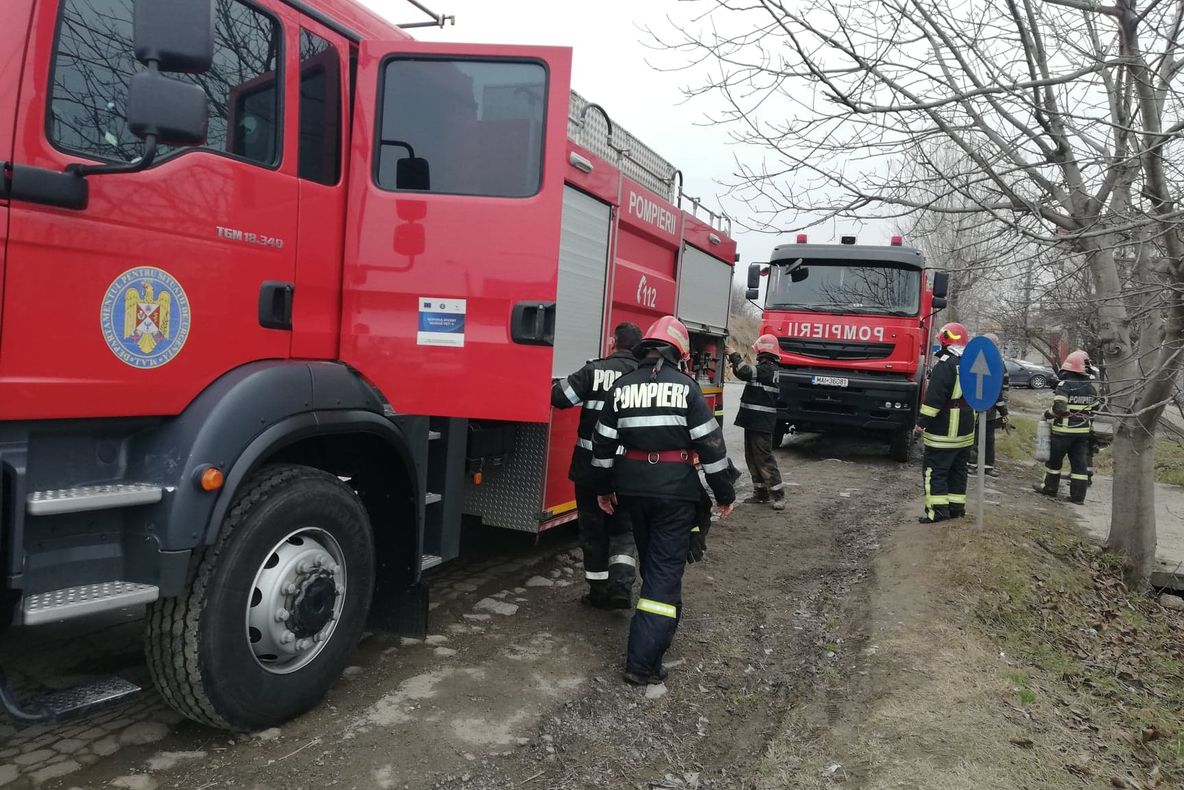 Incendiu pe variantă, aproape de o benzinărie