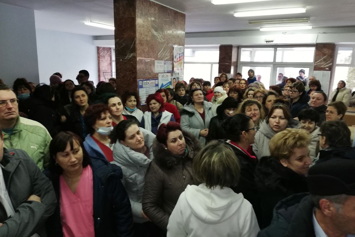 A doua zi de proteste la spital! Negocierile de azi au adus un foarte mic câştig de partea protestatarilor! "Începutul sfârşitului" ...nu e departe
