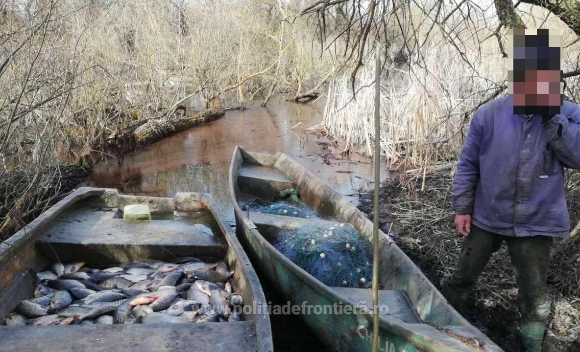 Peste 100 kg peşte fără documente legale şi plase de pescuit, confiscate de poliţiştii de frontieră tulceni