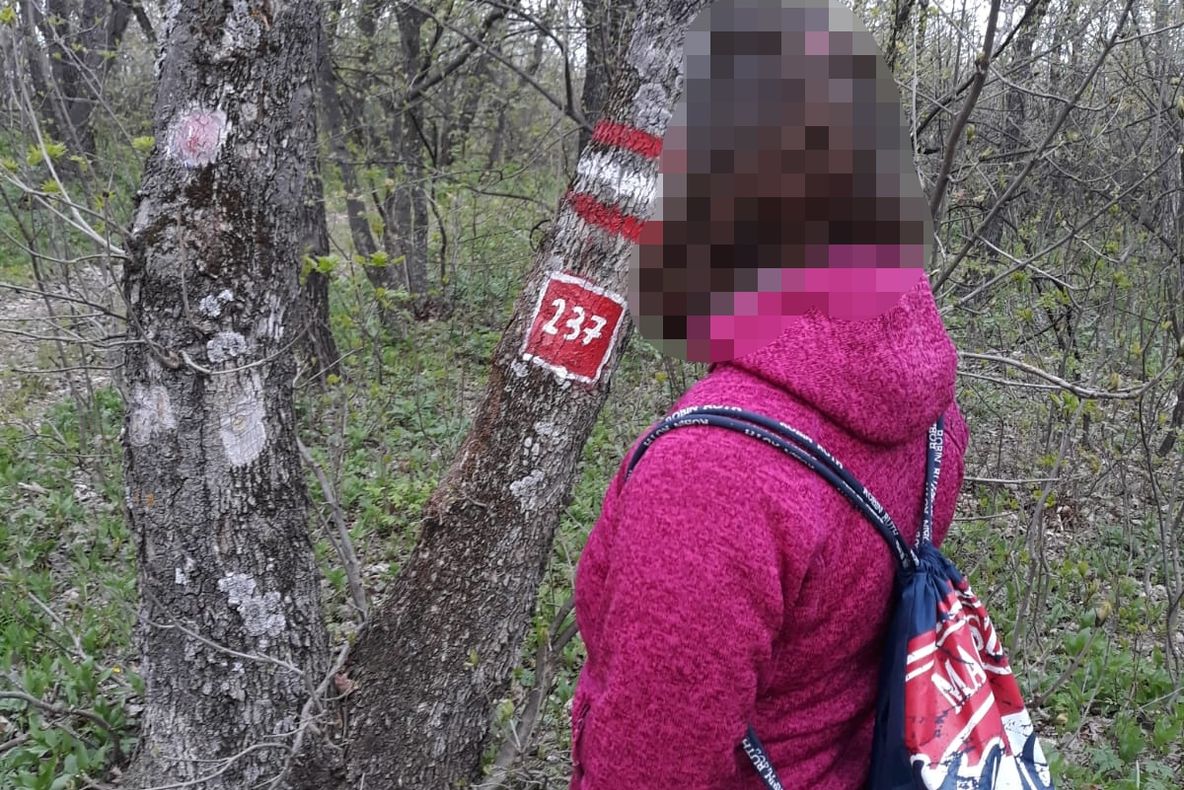 Turistă rătăcită în Munţii Măcinului, salvată de pompieri