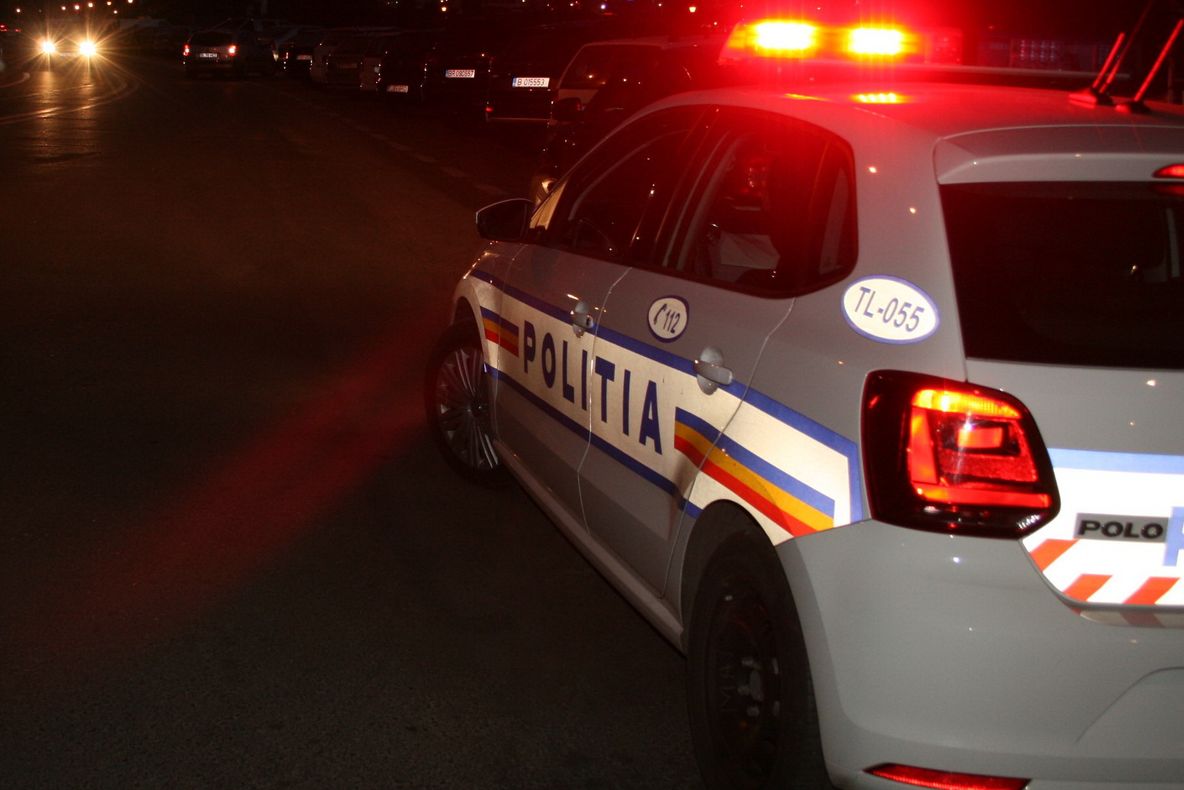 Un şofer drogat a fugit de poliţie 50 de km. şi a abandonat maşina la Casimcea