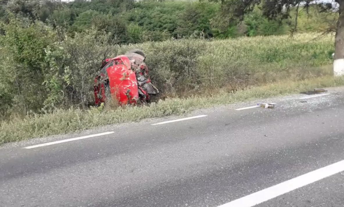 S-a dat peste cap cu maşina între Somova şi Niculiţel. În maşină mirosea a alcool