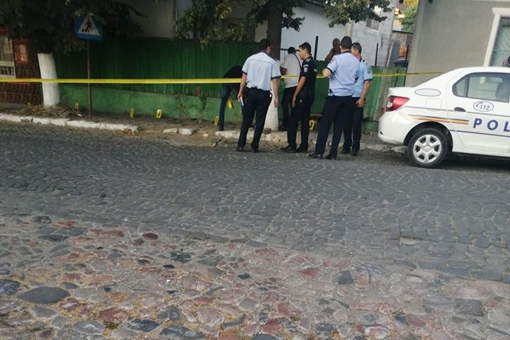 Atacatorul femeii înjunghiate este în arest şi azi va fi propus pentru arestare preventivă