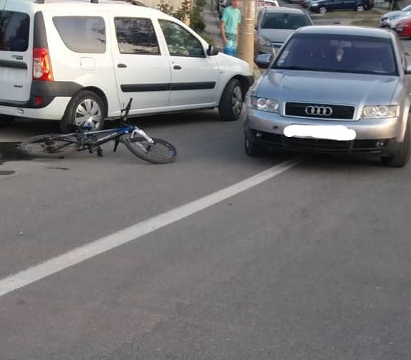 Copil de 13 ani lovit de maşină în Cartierul Nou