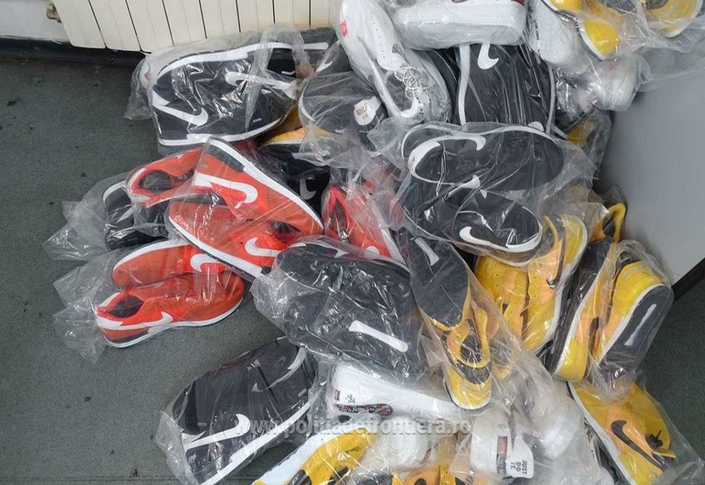 Încălțăminte contrafăcută, confiscată în Vama Veche