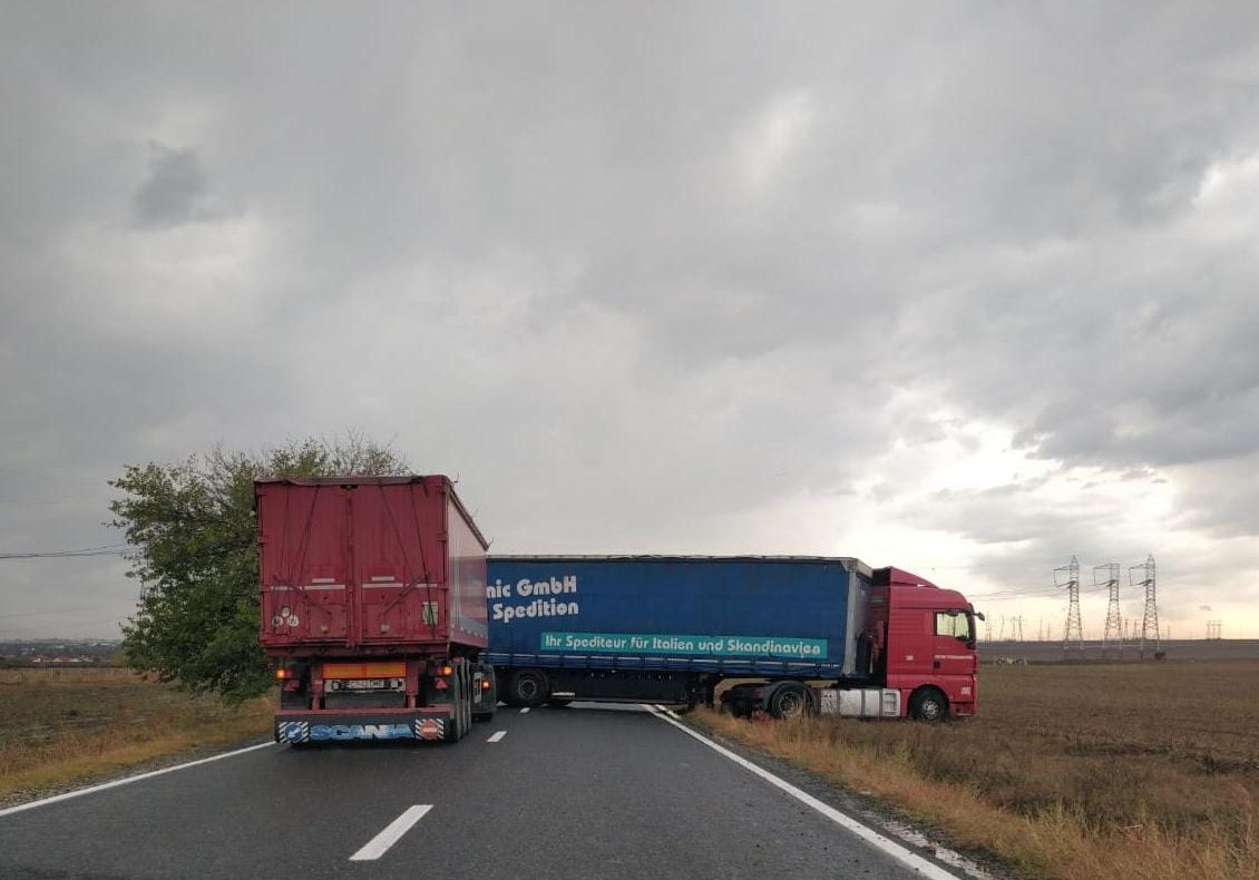 Atenție, șoferi! Circulația oprită pe DN 22