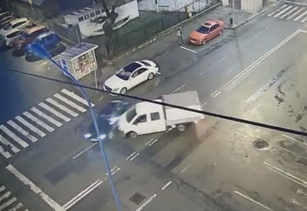 Arest la domicilu pentru șoferul beat care a accidentat o femeie și a fugit