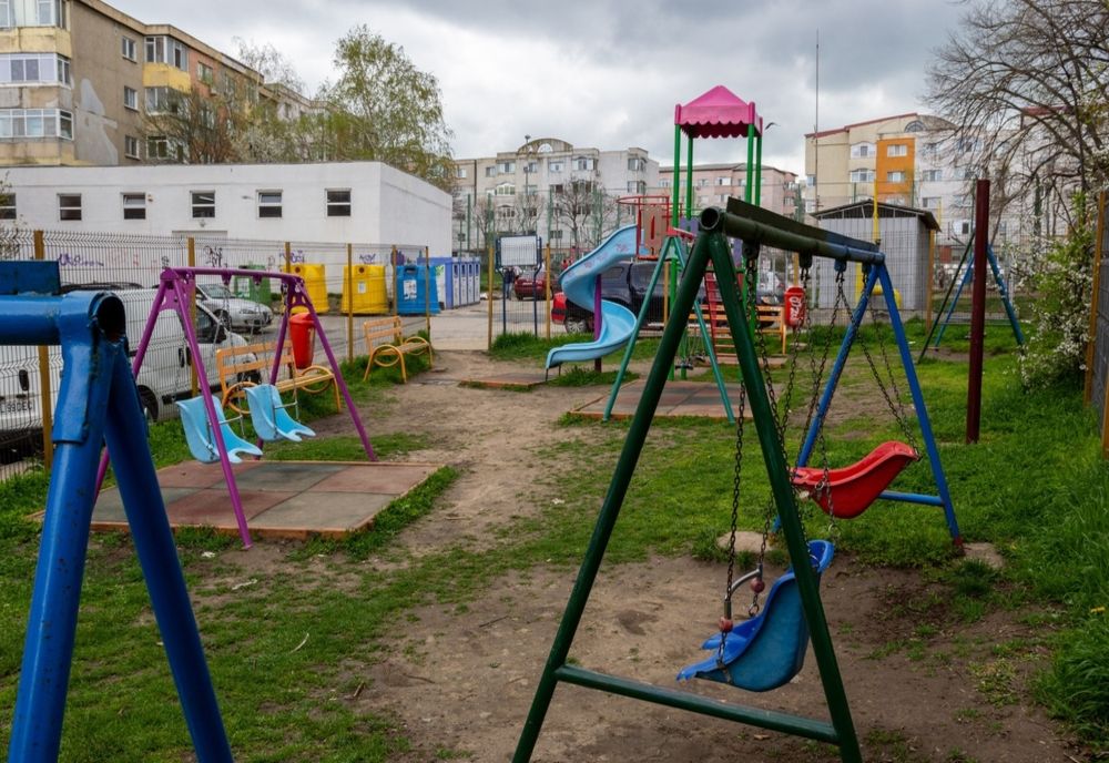 16 locuri de joacă vor fi reabilitate
