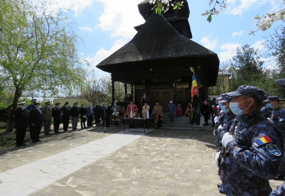 FOTO  Ziua Veteranilor de Război, sărbătorită la Troița Eroilor Marinari